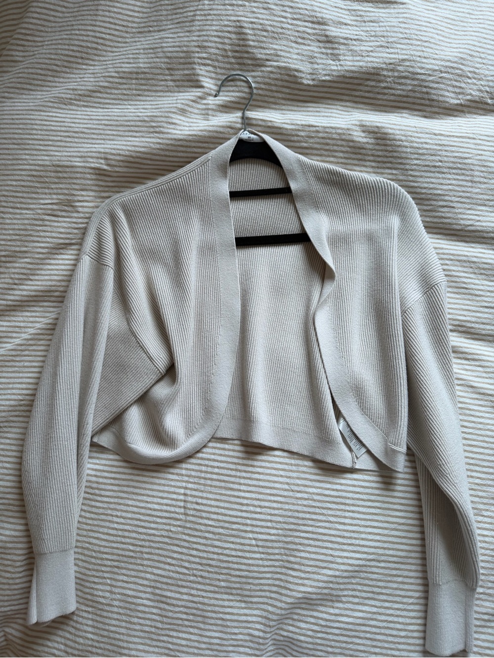 Aritzia Babaton Cream Shrug Sweater